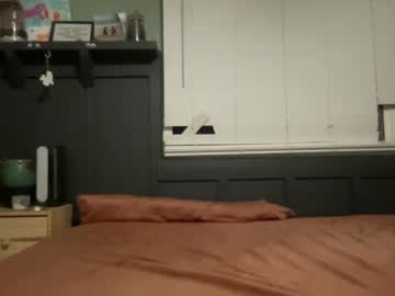 couple Sex Cam Girls That Love To Be On Top with sexytrashpandas