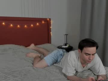 couple Sex Cam Girls That Love To Be On Top with lovelyduuo
