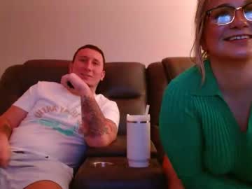 couple Sex Cam Girls That Love To Be On Top with freakyy_couple_