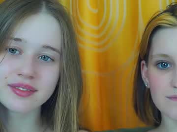 couple Sex Cam Girls That Love To Be On Top with synnefarmer