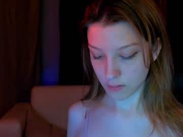 couple Sex Cam Girls That Love To Be On Top with evelina_meow