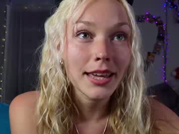 girl Sex Cam Girls That Love To Be On Top with lilfknsquirt