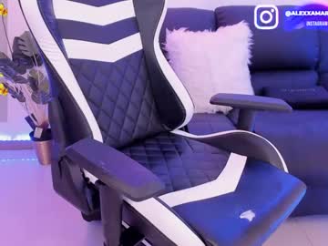 girl Sex Cam Girls That Love To Be On Top with abril_w18