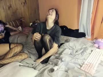 couple Sex Cam Girls That Love To Be On Top with helokitkat