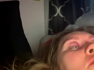 couple Sex Cam Girls That Love To Be On Top with edmcouplee
