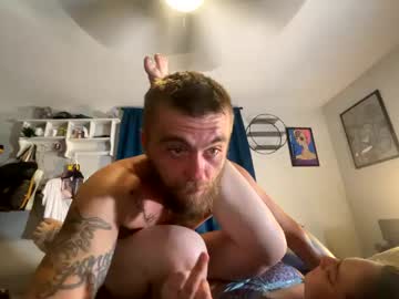 couple Sex Cam Girls That Love To Be On Top with beauty_n_thebearded