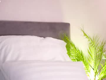 girl Sex Cam Girls That Love To Be On Top with elwineasp