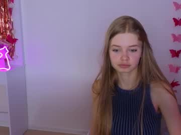 girl Sex Cam Girls That Love To Be On Top with riinaaa