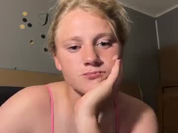 girl Sex Cam Girls That Love To Be On Top with kayleighashford