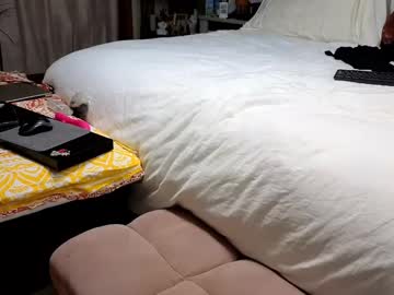 couple Sex Cam Girls That Love To Be On Top with sofiaeroticajoy
