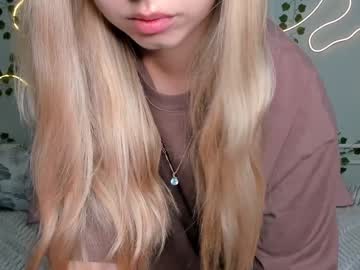 girl Sex Cam Girls That Love To Be On Top with melissa_babyss