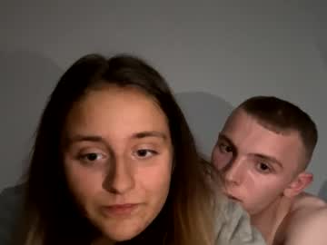 couple Sex Cam Girls That Love To Be On Top with trixeyxo