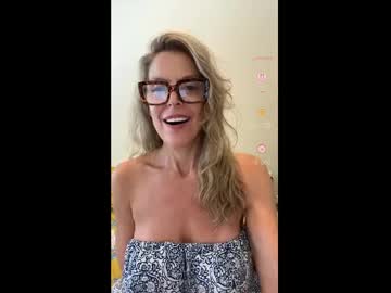 girl Sex Cam Girls That Love To Be On Top with chloedahlxo