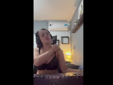 girl Sex Cam Girls That Love To Be On Top with eemilyyyy19