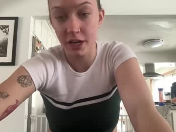 girl Sex Cam Girls That Love To Be On Top with carlyy13